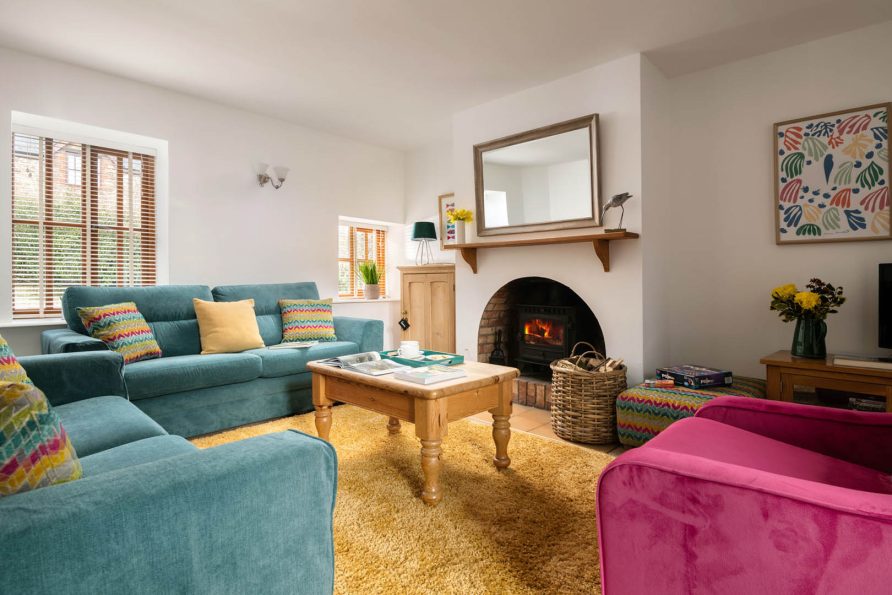 Chamomile-family-holiday-cottage-nethway-farm-living-room