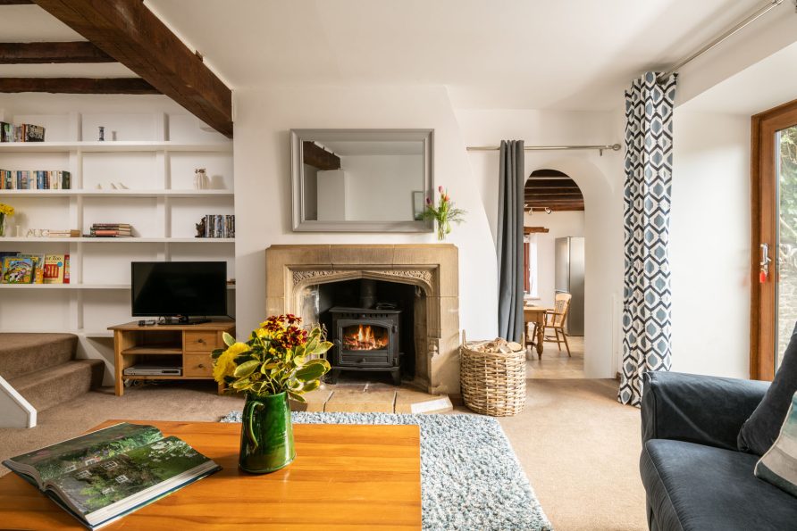 Hyssop-family-holiday-cottage-nethway-farm-living-room