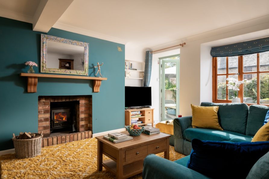 Meadowsweet-farm-holiday-cottage-nethway-living-room